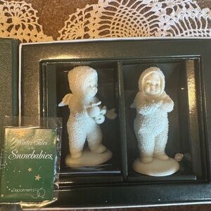 Department 56 Snowbabies #6836-5 “I Found Your Mittens” Figurine Set of 2 in box